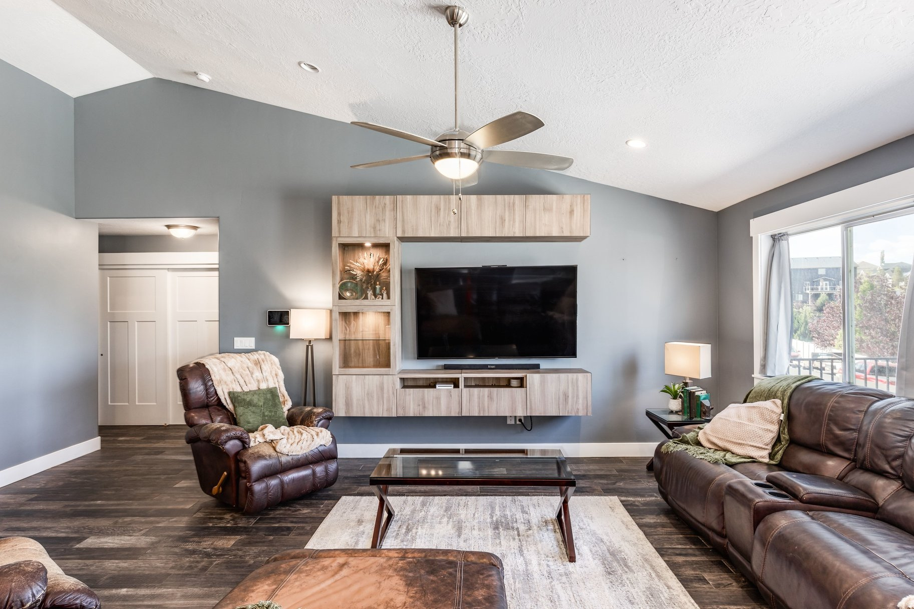 STONE HOLLOW - Residential