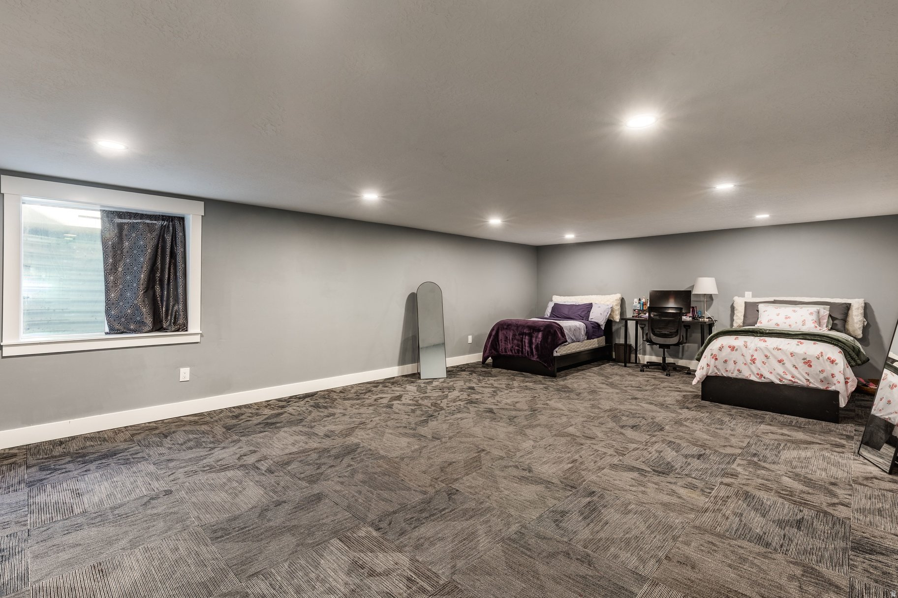 STONE HOLLOW - Residential