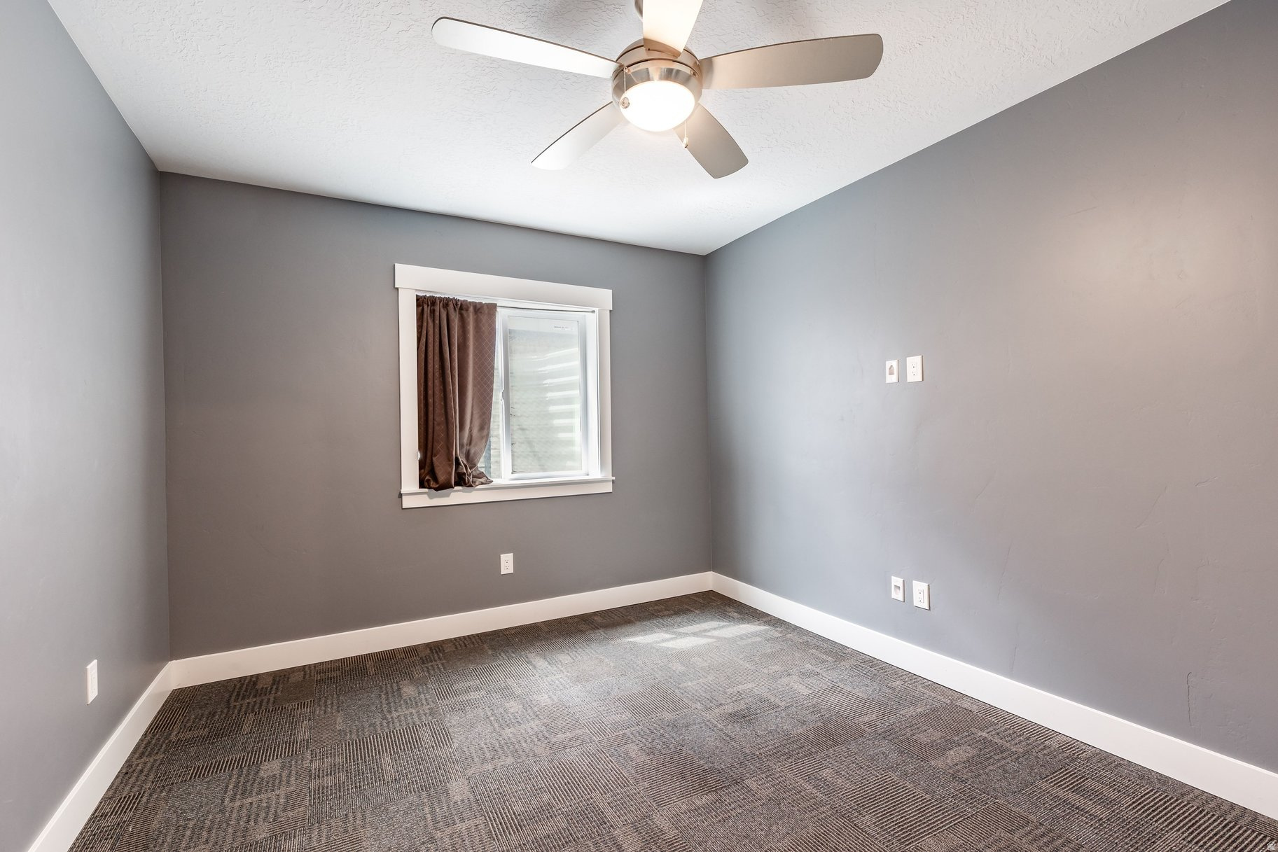 STONE HOLLOW - Residential