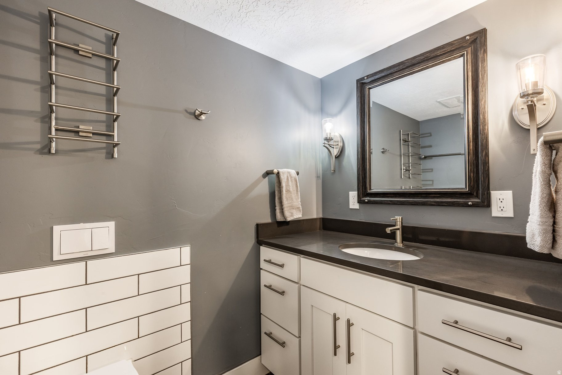 STONE HOLLOW - Residential