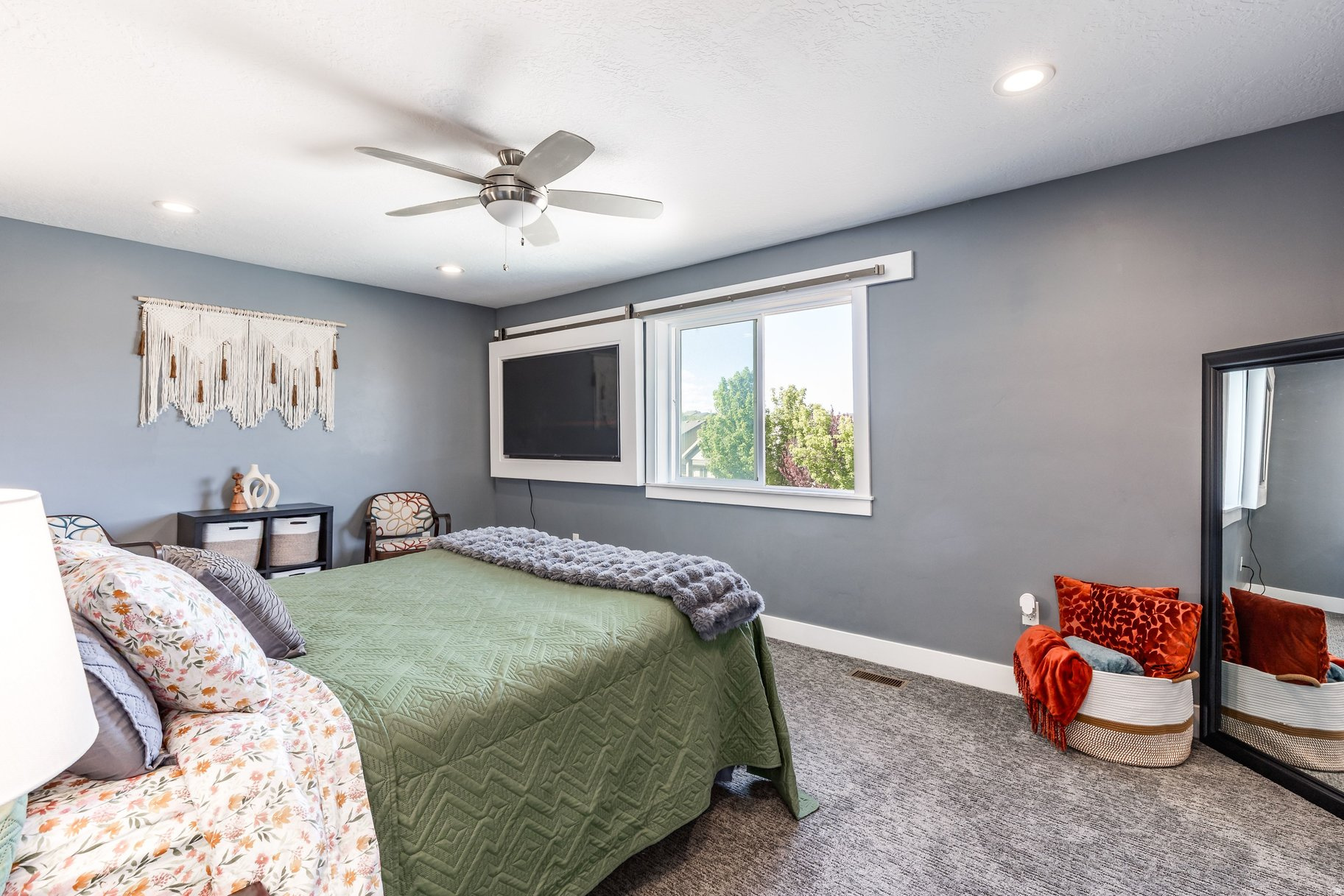 STONE HOLLOW - Residential