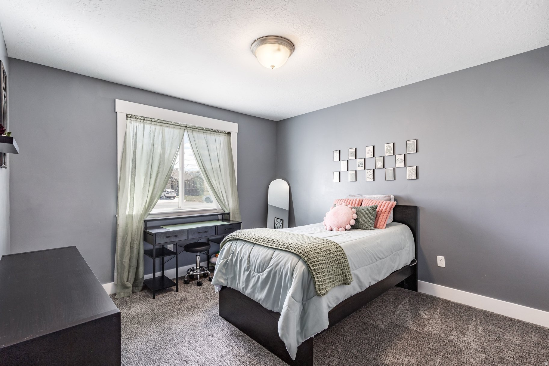 STONE HOLLOW - Residential