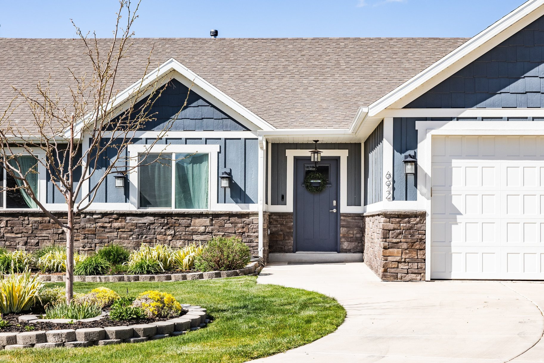 STONE HOLLOW - Residential