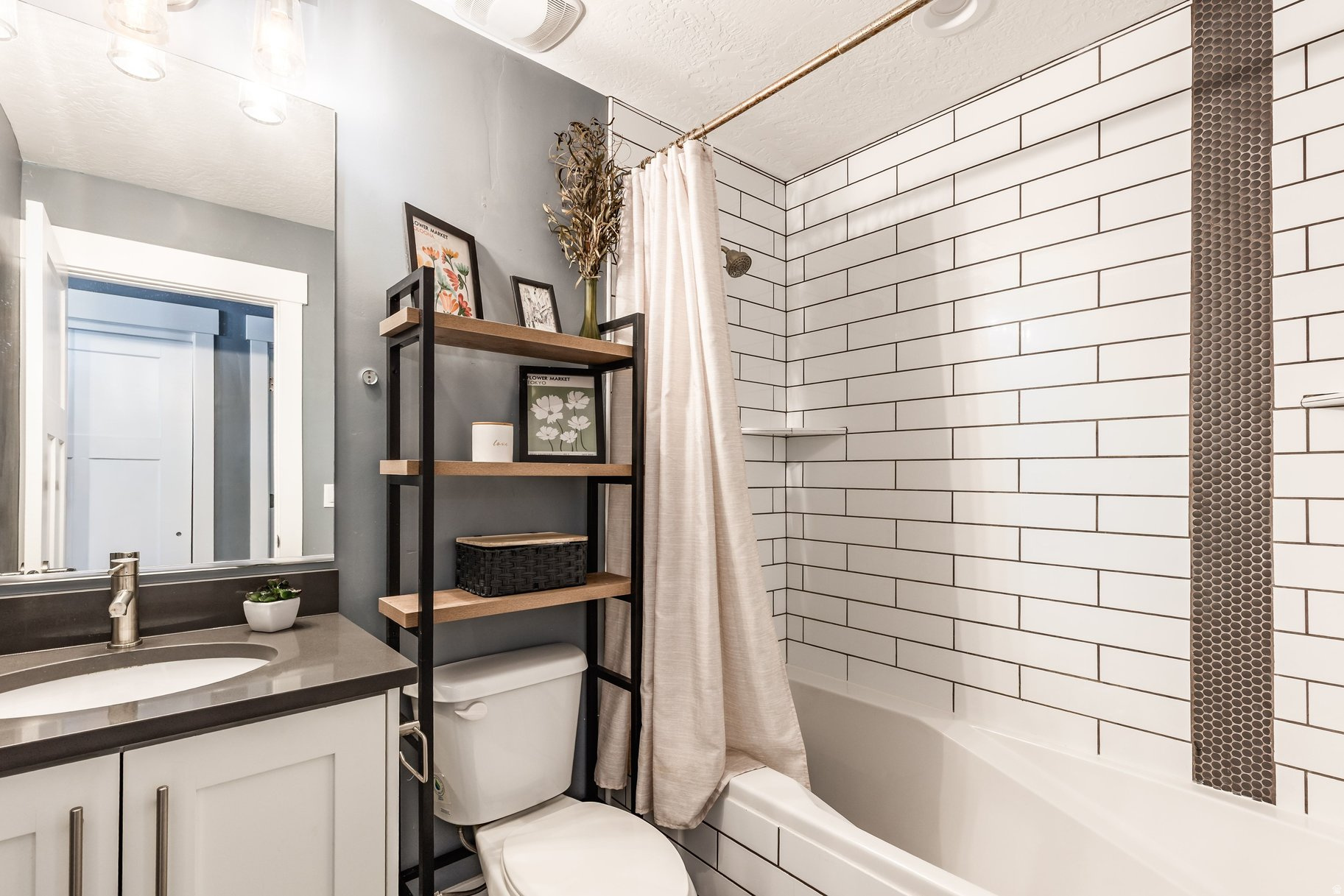 STONE HOLLOW - Residential