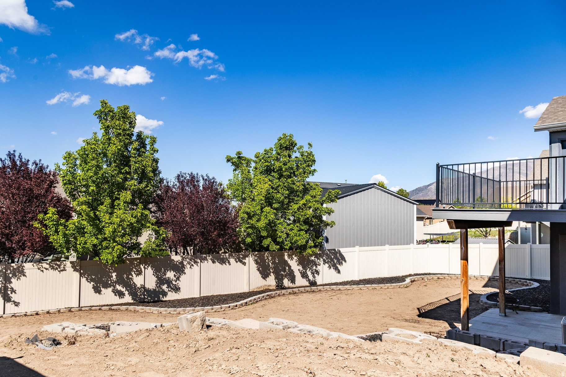 STONE HOLLOW - Residential