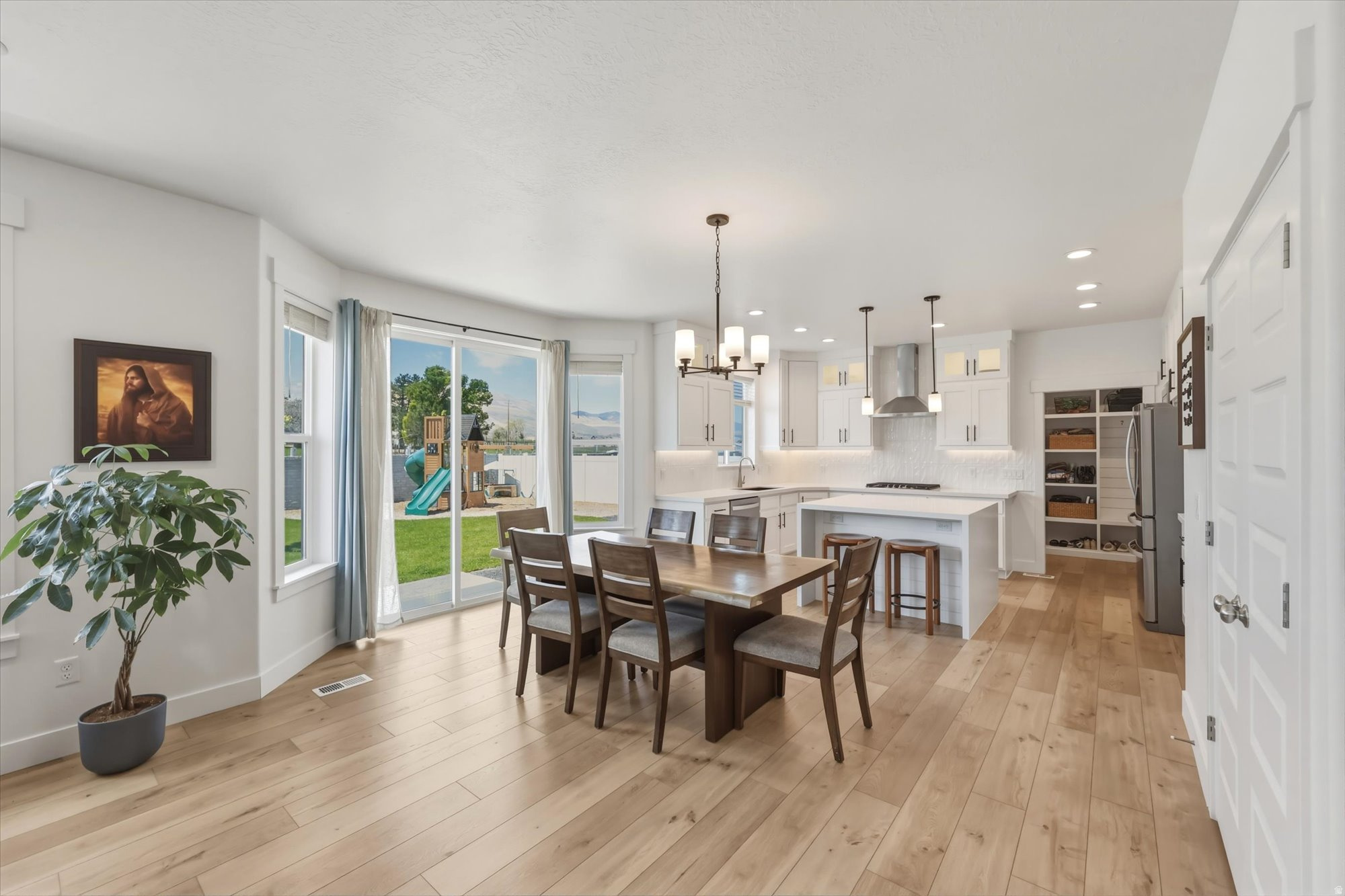 HIDDEN OAKS - Residential