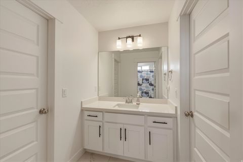 Tiny photo for 13334 S HENNING CIR, Herriman, UT 84096 (MLS # 2159502)