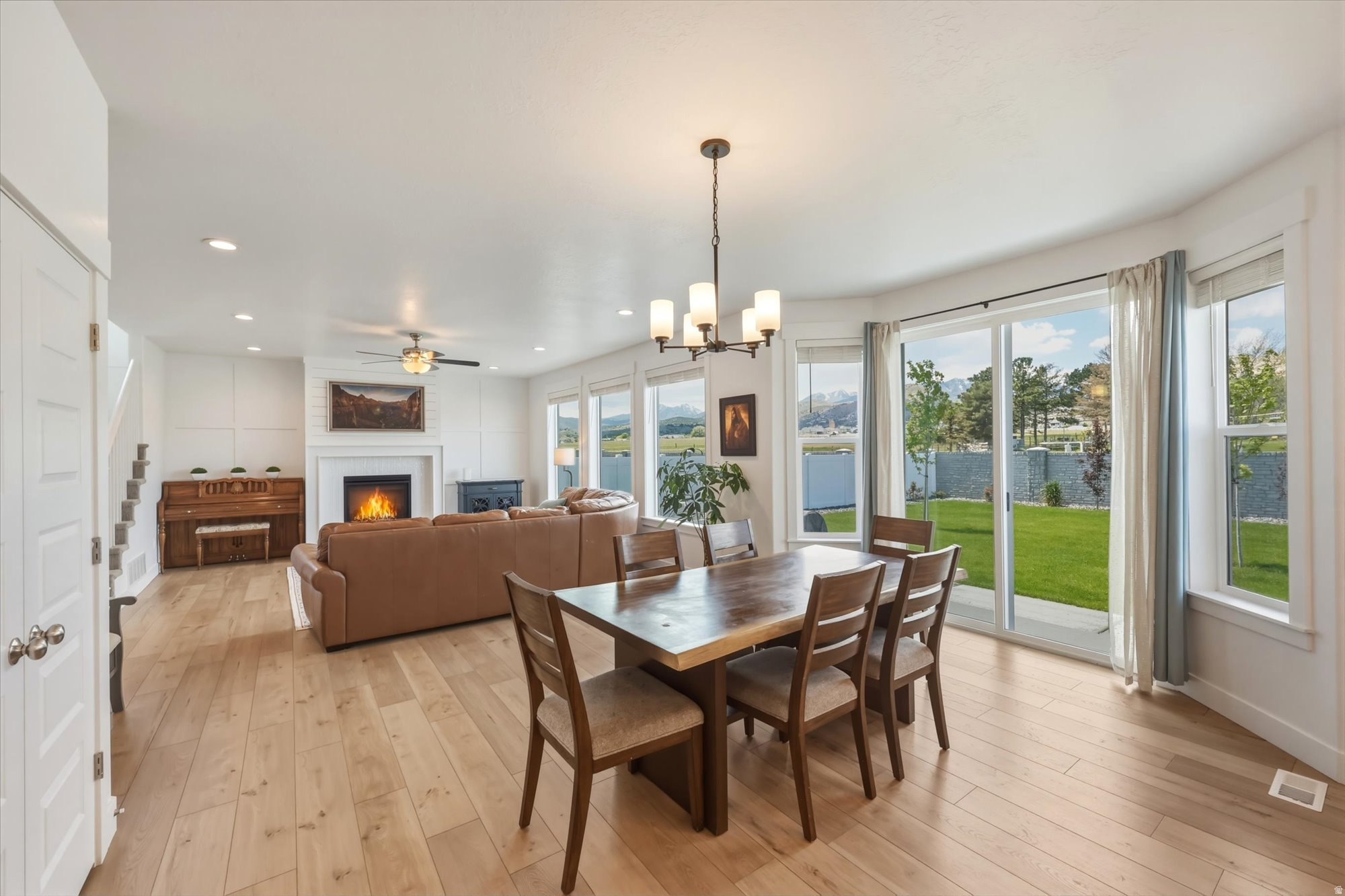 HIDDEN OAKS - Residential