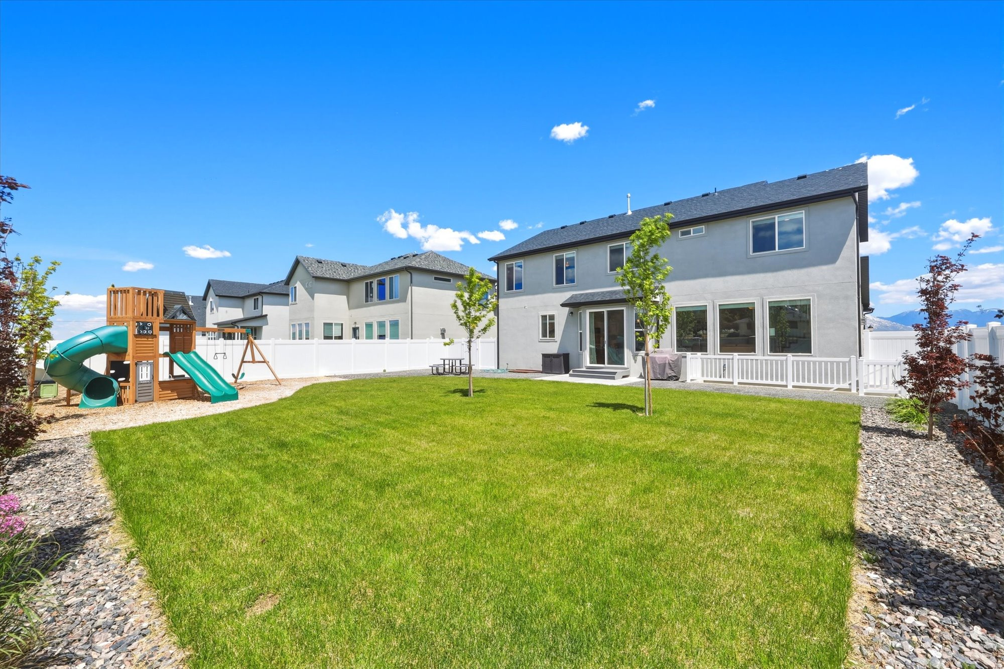HIDDEN OAKS - Residential