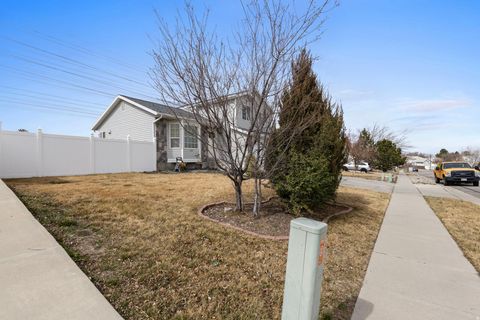 Tiny photo for 5762 S TROWBRIDGE WAY W, Salt Lake City, UT 84118 (MLS # 2142439)