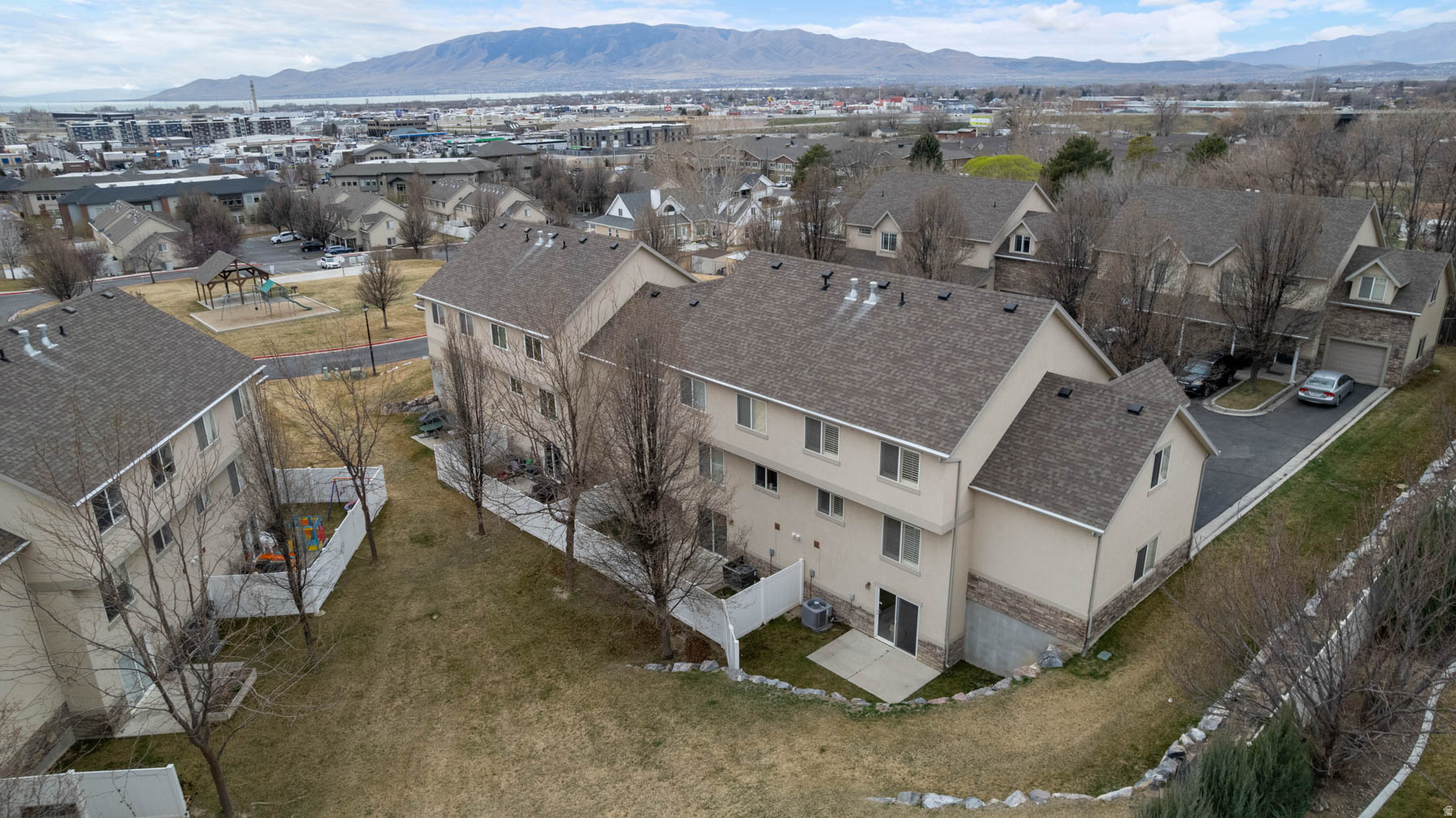 COOPERS HOLLOW - Residential