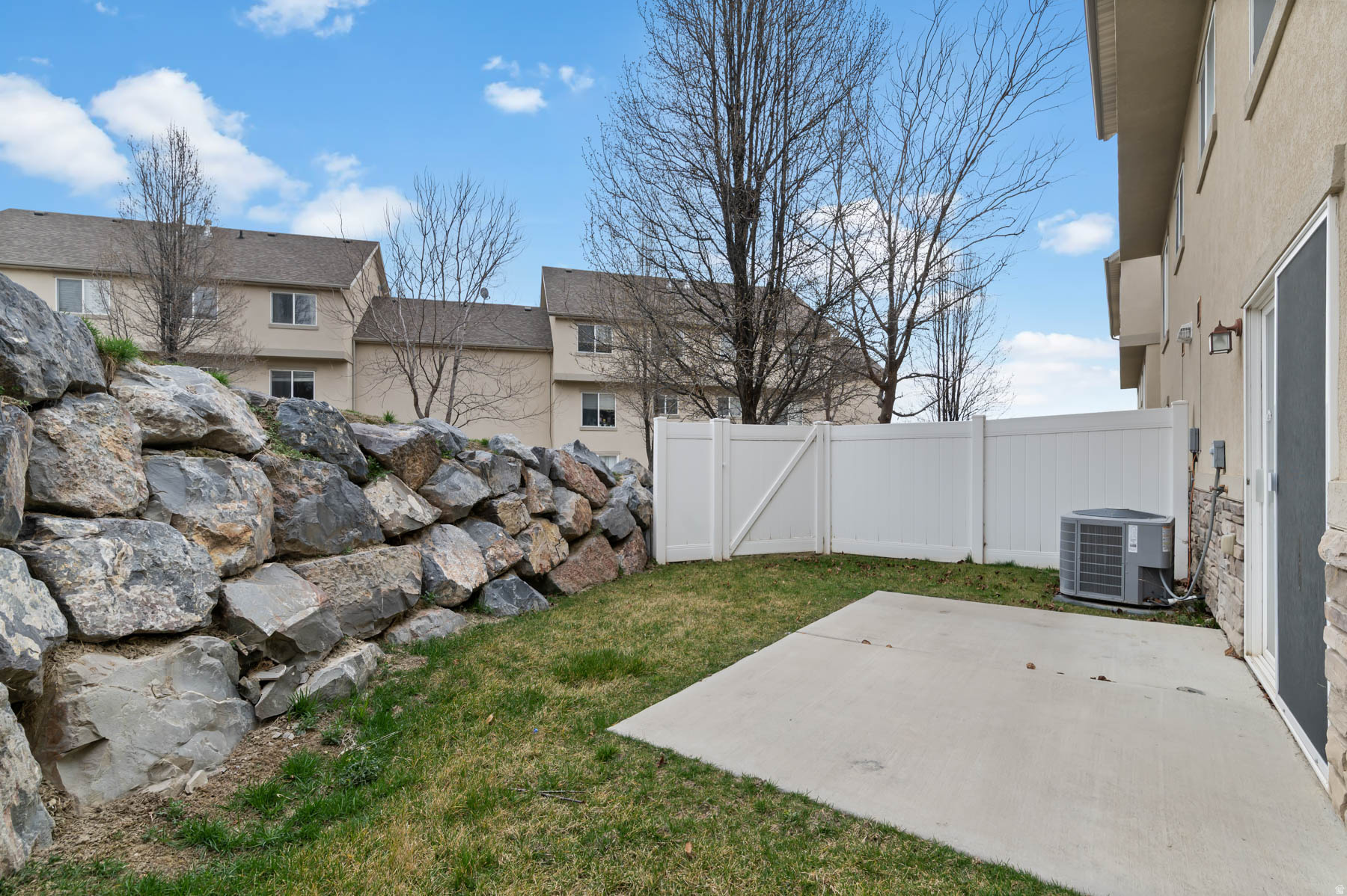 COOPERS HOLLOW - Residential