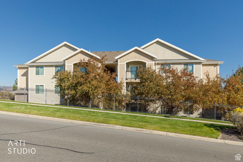 Photo of 182 W SPRINGVIEW DR, Saratoga Springs, UT 84045 (MLS # 2119780)