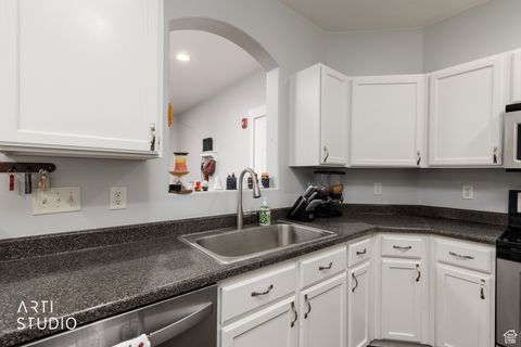 Tiny photo for 182 W SPRINGVIEW DR, Saratoga Springs, UT 84045 (MLS # 2119780)