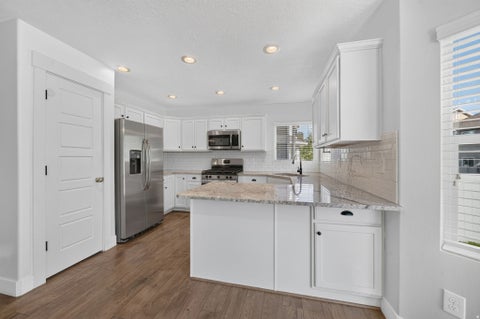 Tiny photo for 921 S CHESTNUT DR, Fruit Heights, UT 84037 (MLS # 2183960)