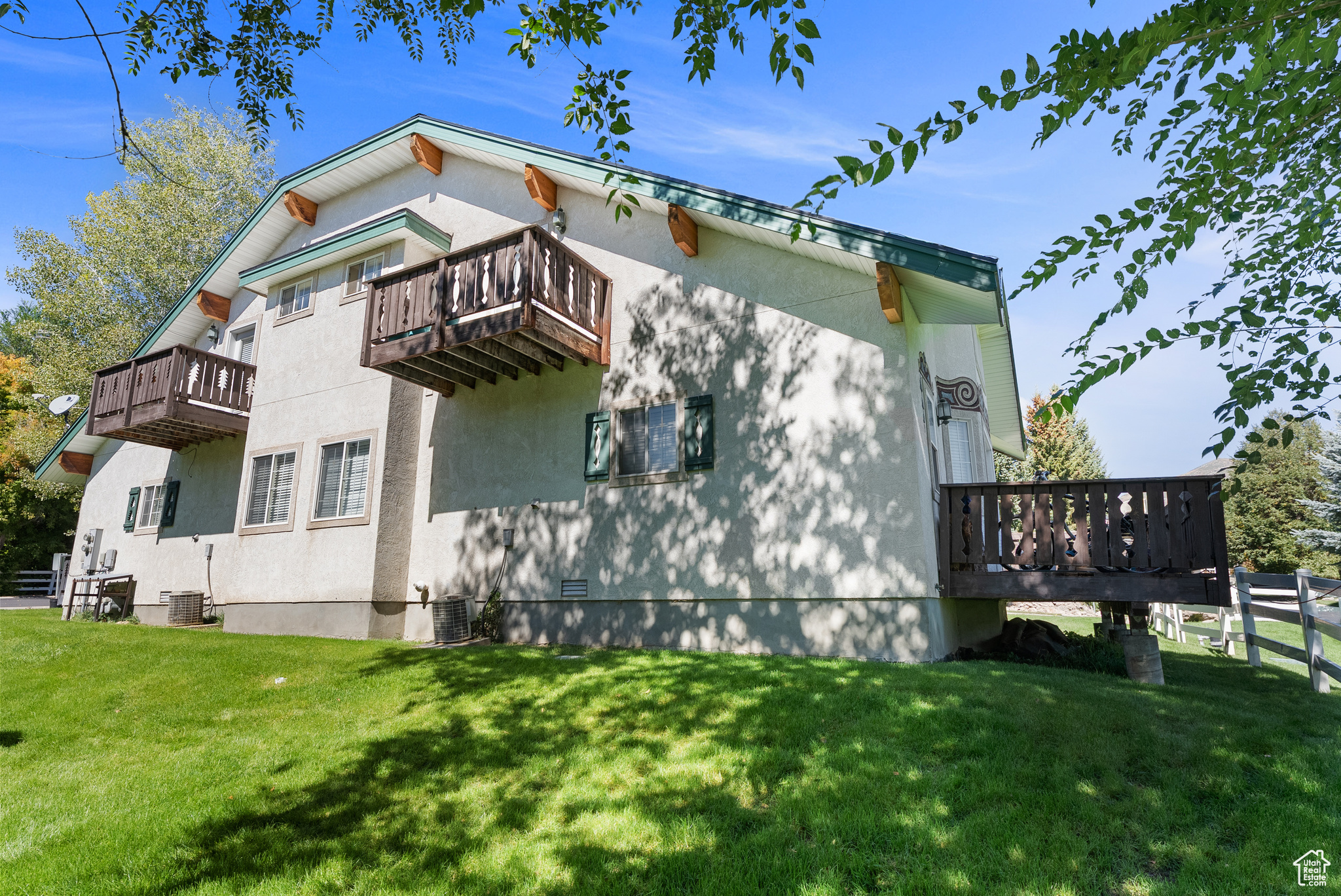 ROYAL WOLF SPRINGS - Residential