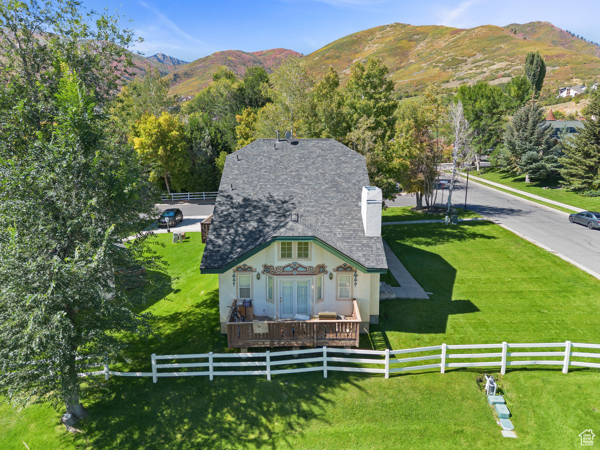 ROYAL WOLF SPRINGS - Residential