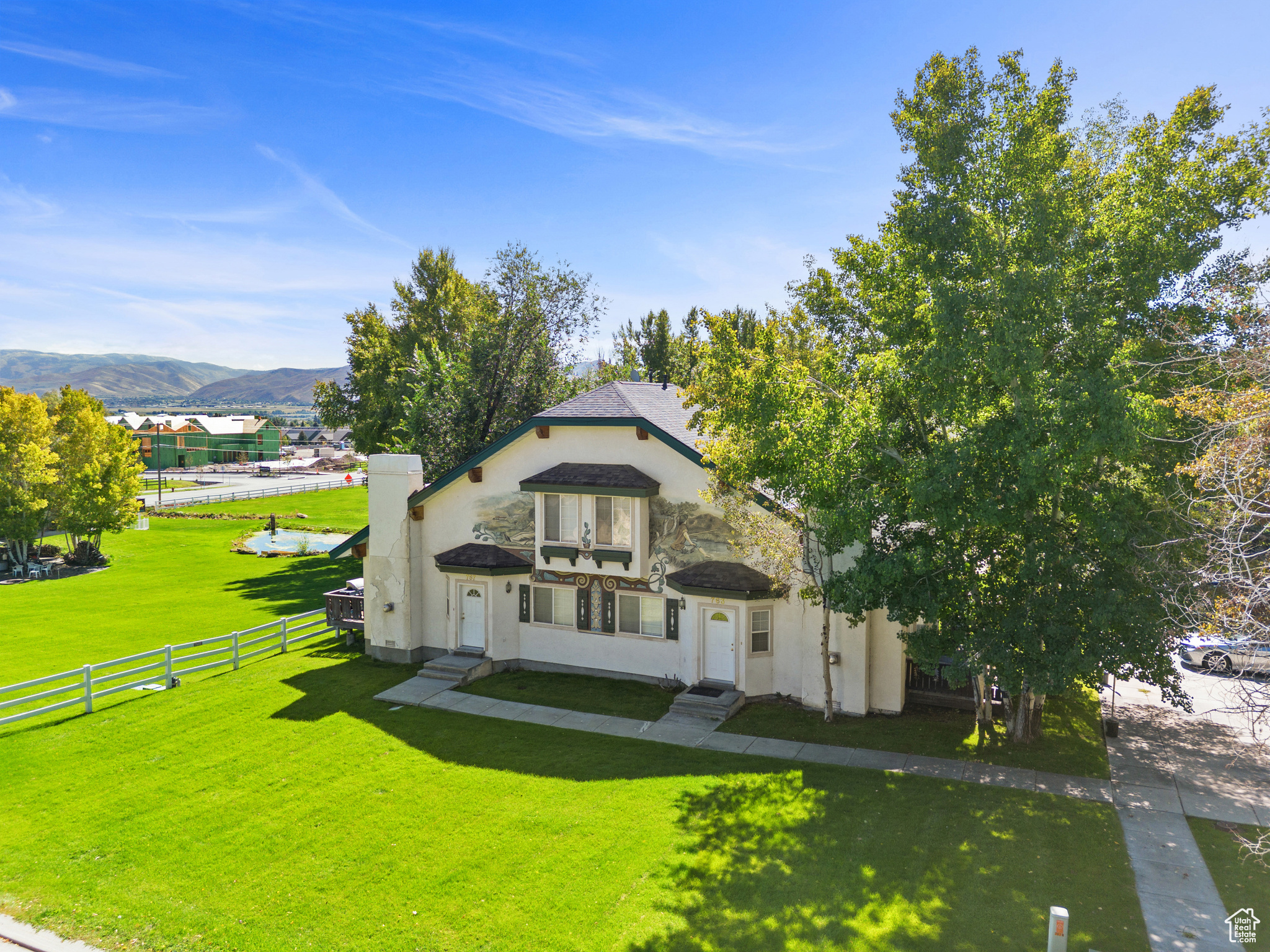 ROYAL WOLF SPRINGS - Residential