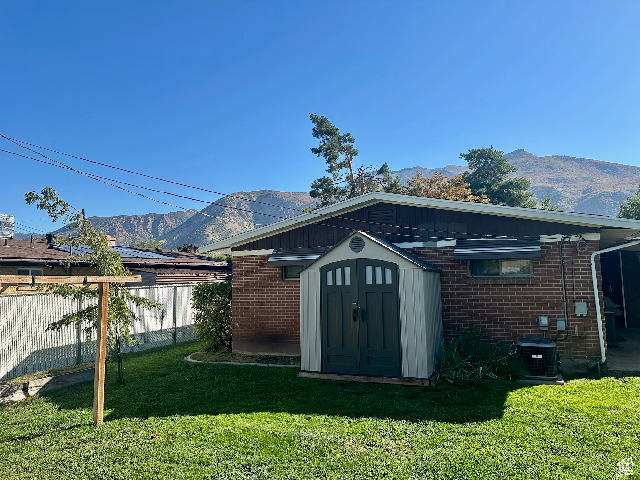 COUNTRY HILLS ADDITION - Residential