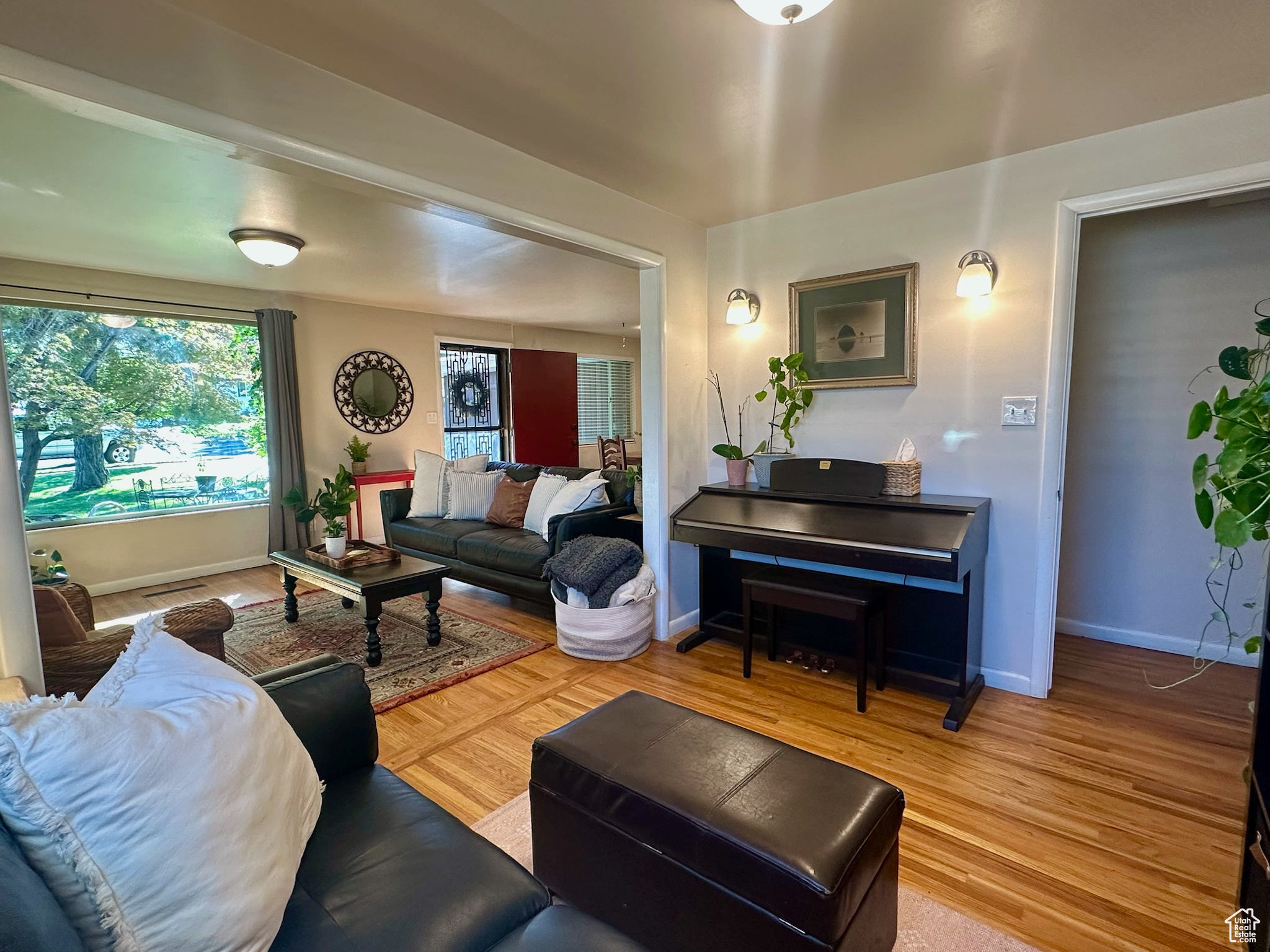 COUNTRY HILLS ADDITION - Residential