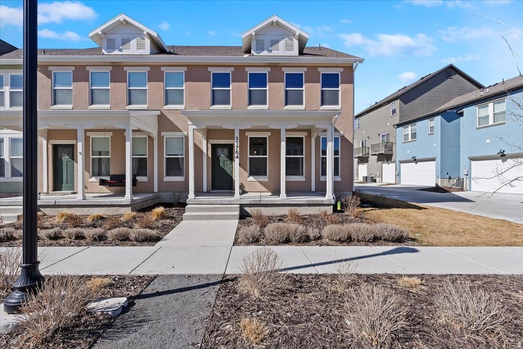 Photo of 11764 S LEANDER DR, South Jordan, UT 84009 (MLS # 2132233)