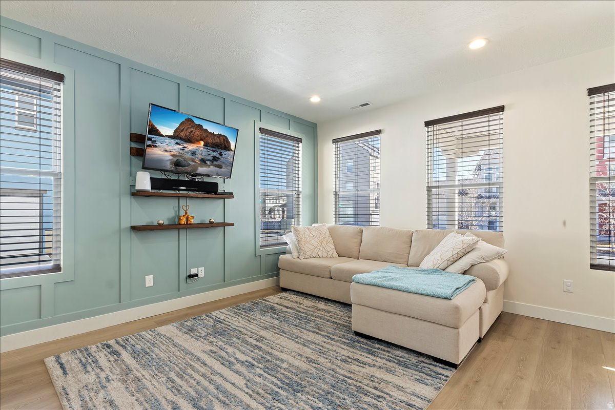 DAYBREAK - Residential