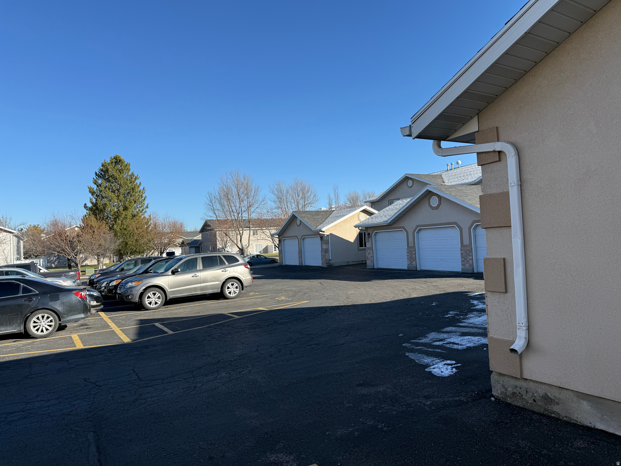 BLACKHAWK - Residential