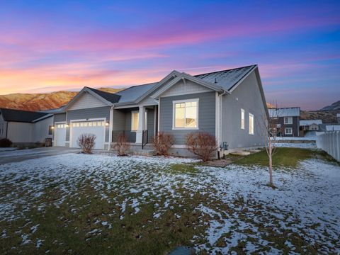 Tiny photo for 1077 S RED BARN VIEW DR, Santaquin, UT 84655 (MLS # 2126071)