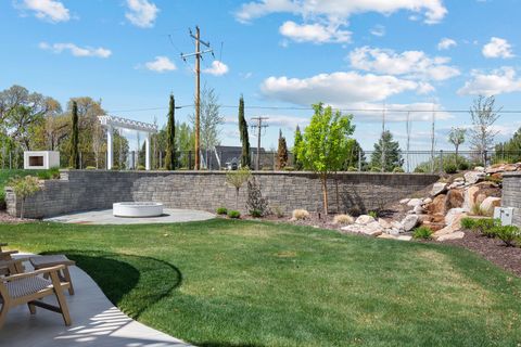 Tiny photo for 644 S 1330 E, Mapleton, UT 84664 (MLS # 2121188)