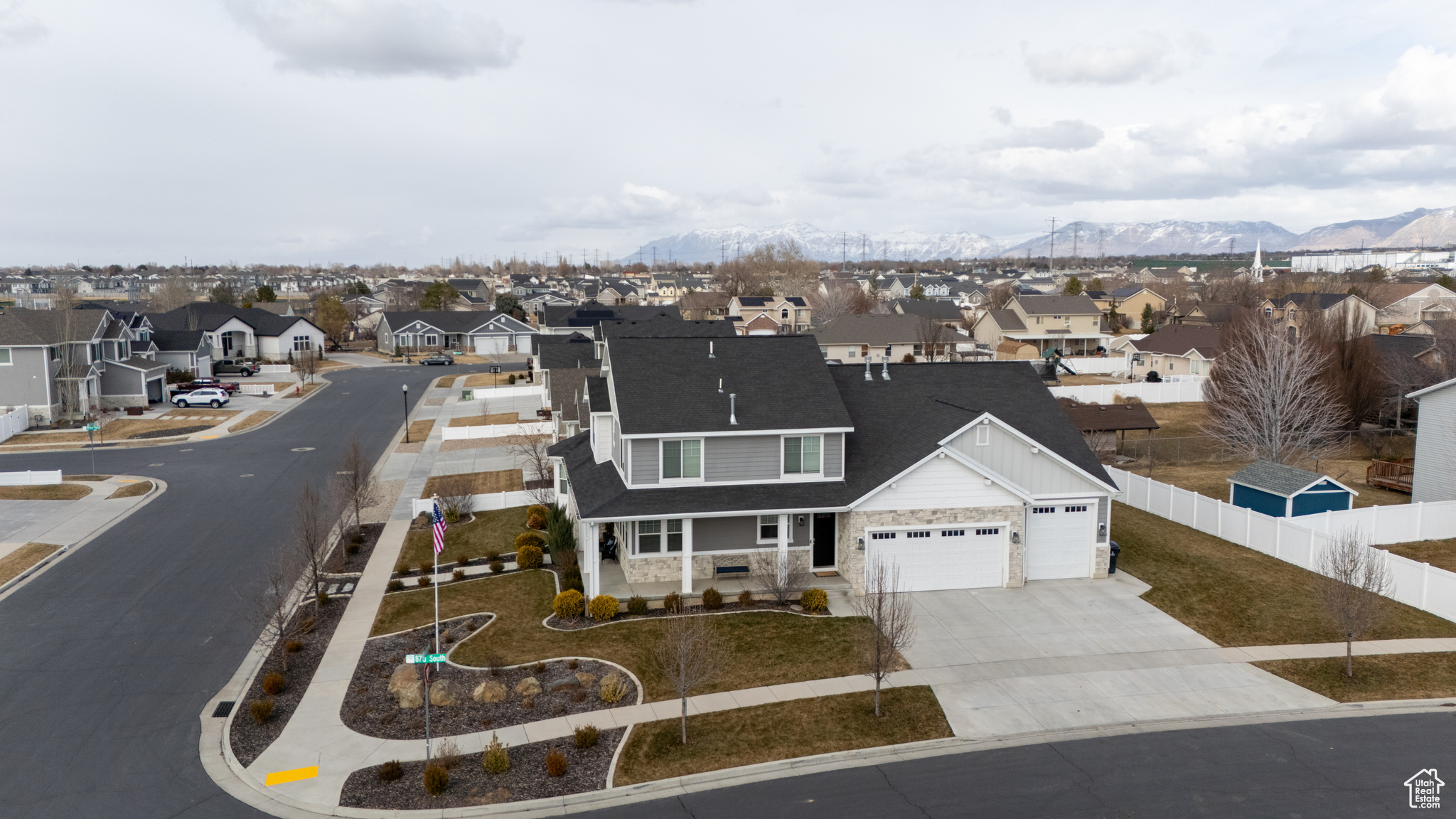 LAURELWOOD LANE - Residential