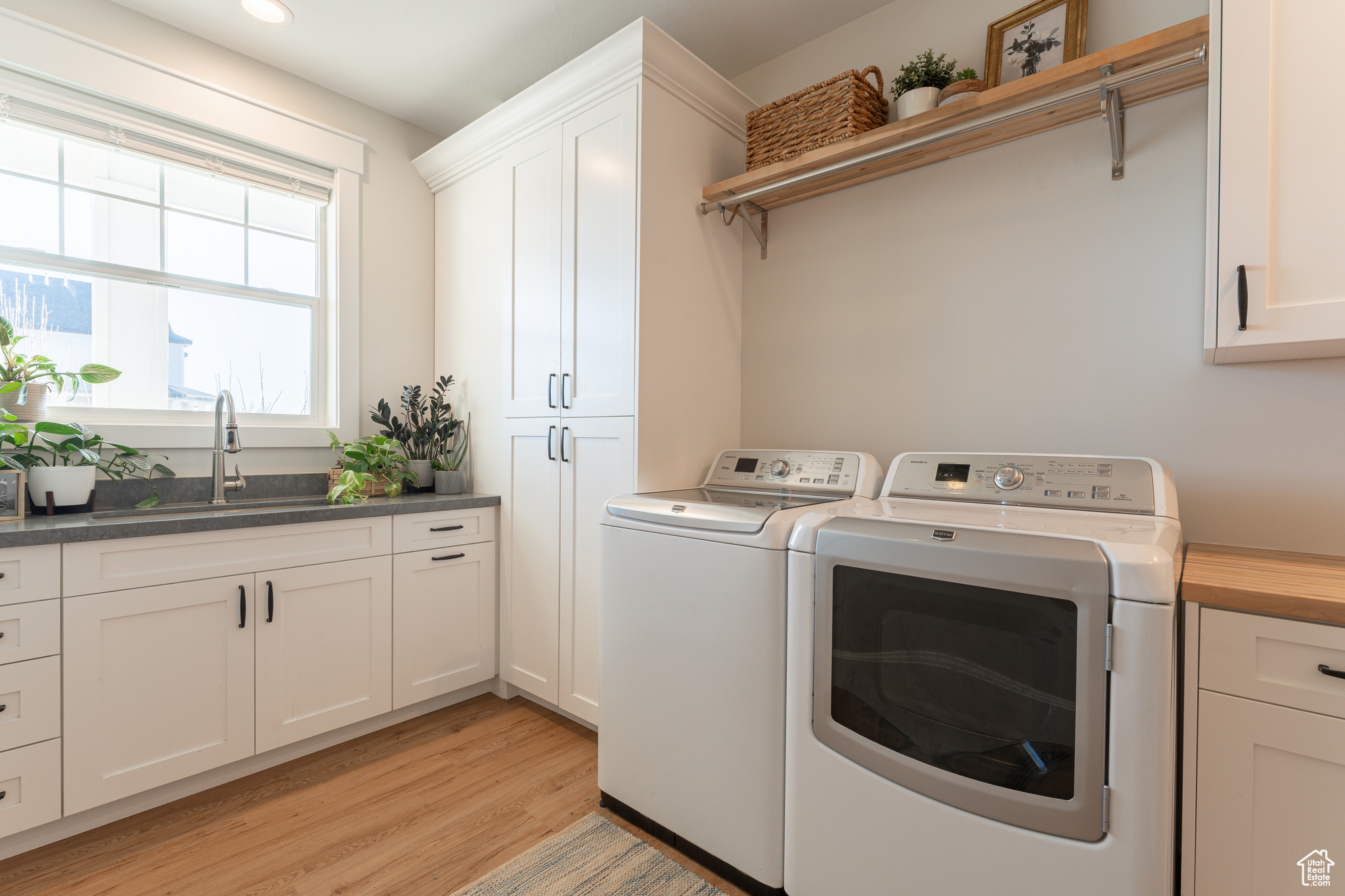 LAURELWOOD LANE - Residential