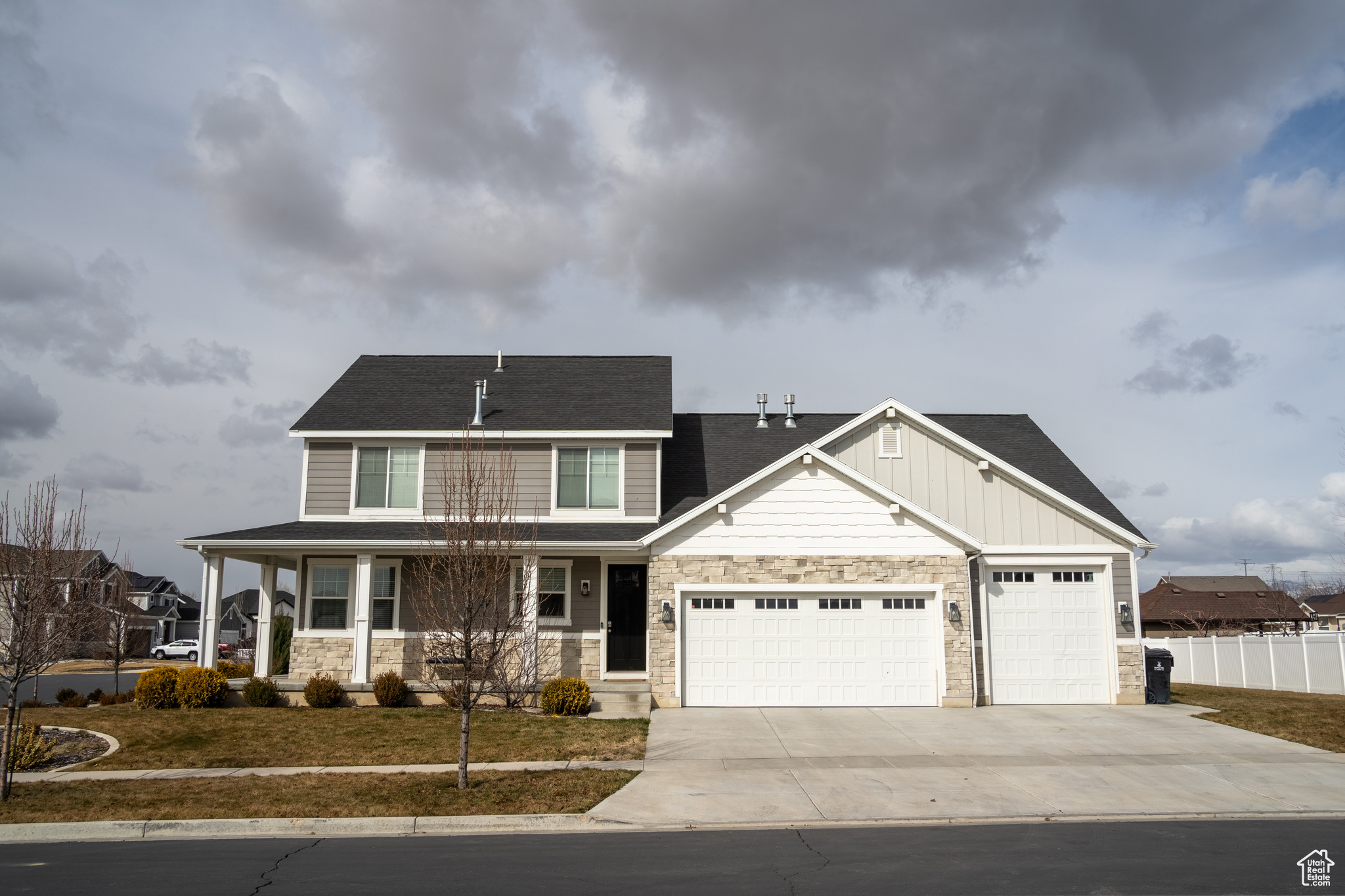 LAURELWOOD LANE - Residential