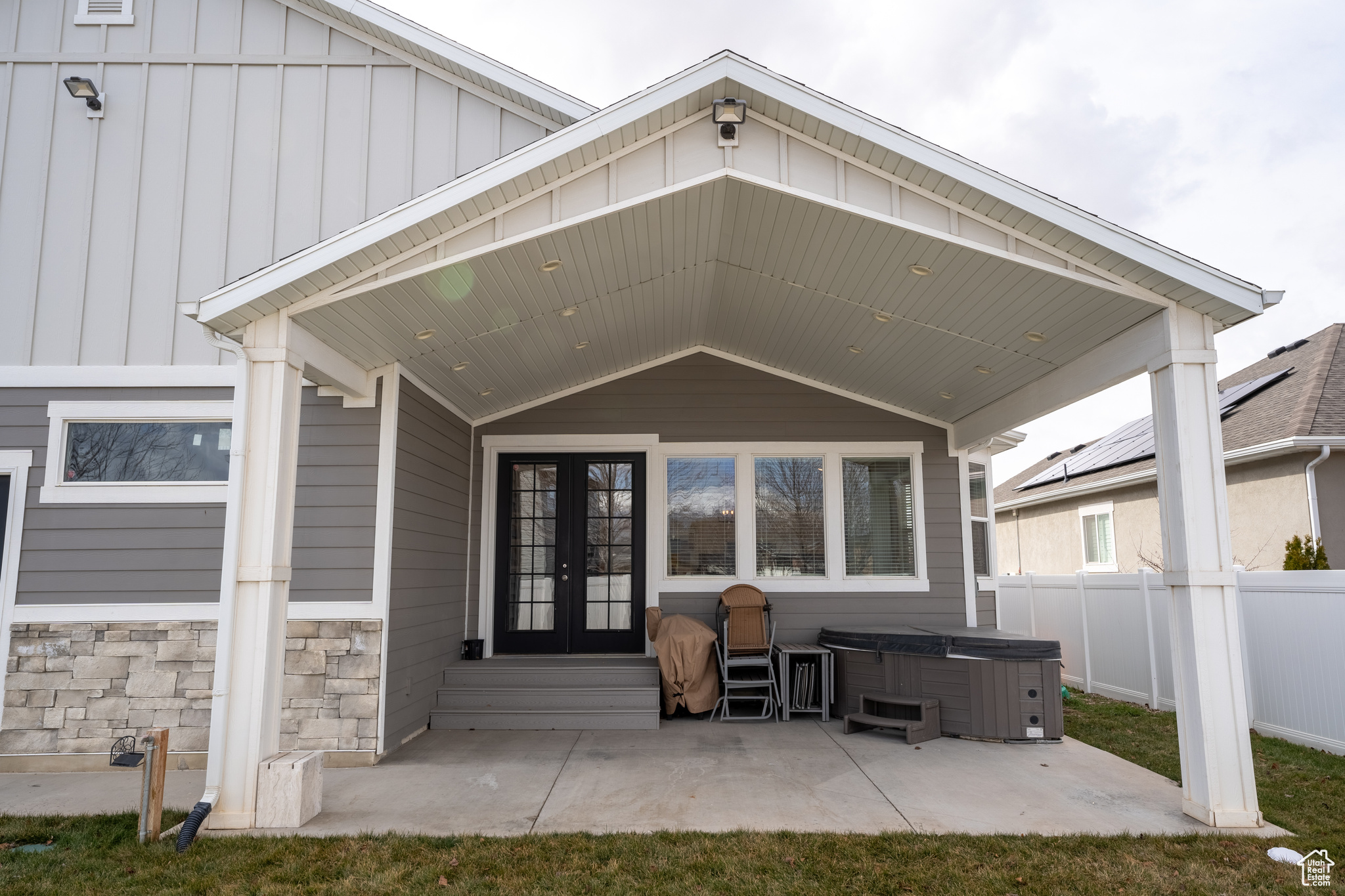 LAURELWOOD LANE - Residential