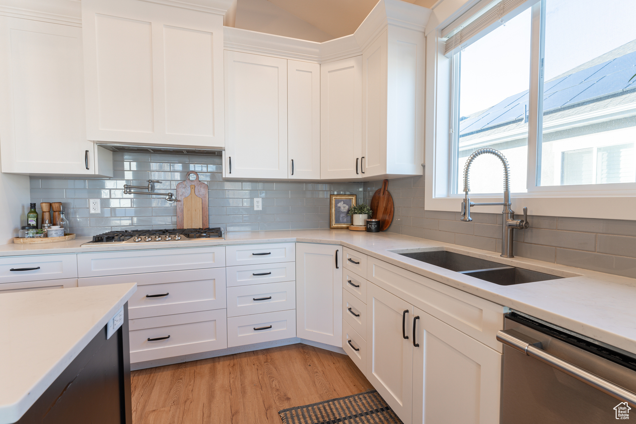 LAURELWOOD LANE - Residential