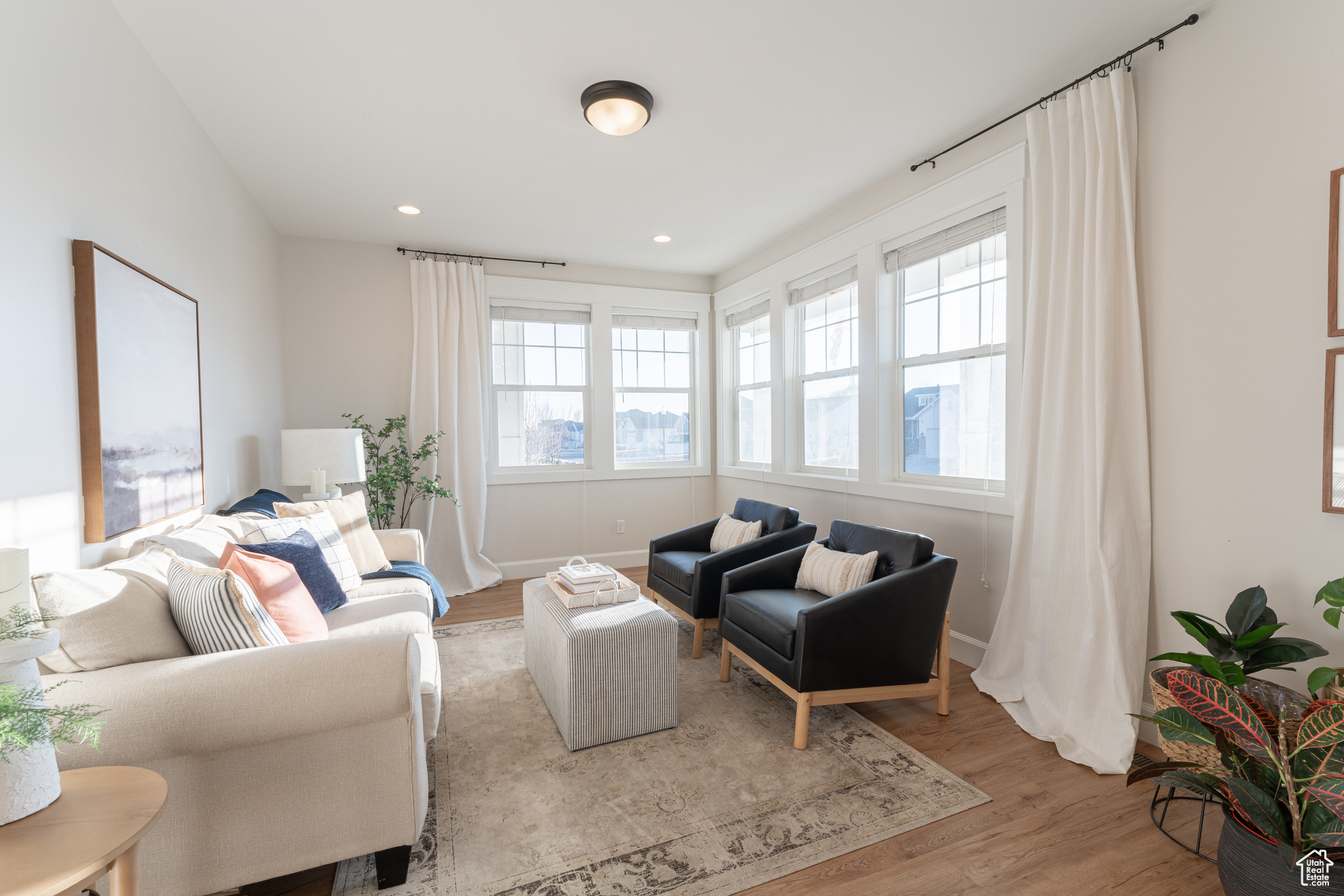 LAURELWOOD LANE - Residential