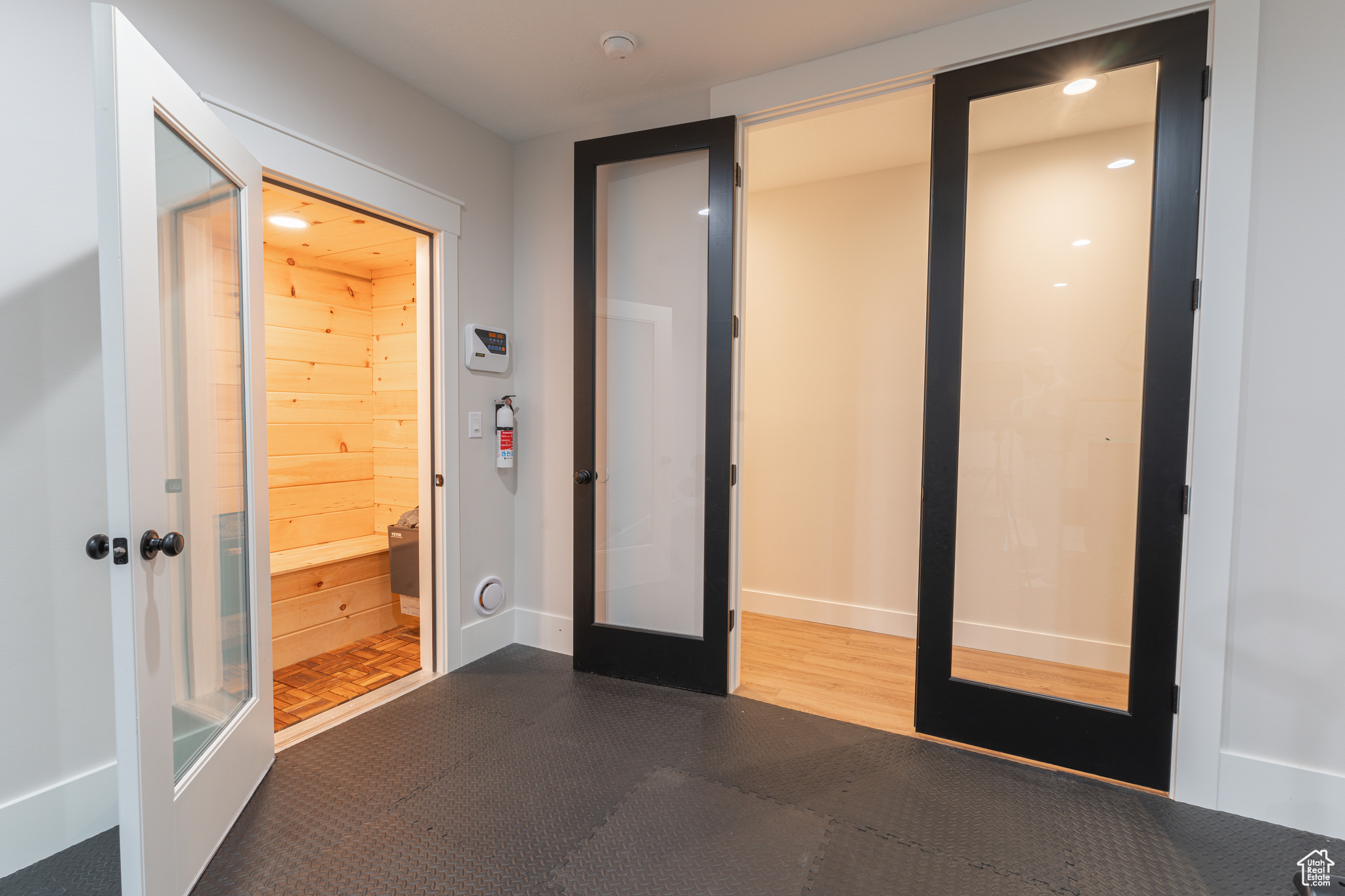 LAURELWOOD LANE - Residential