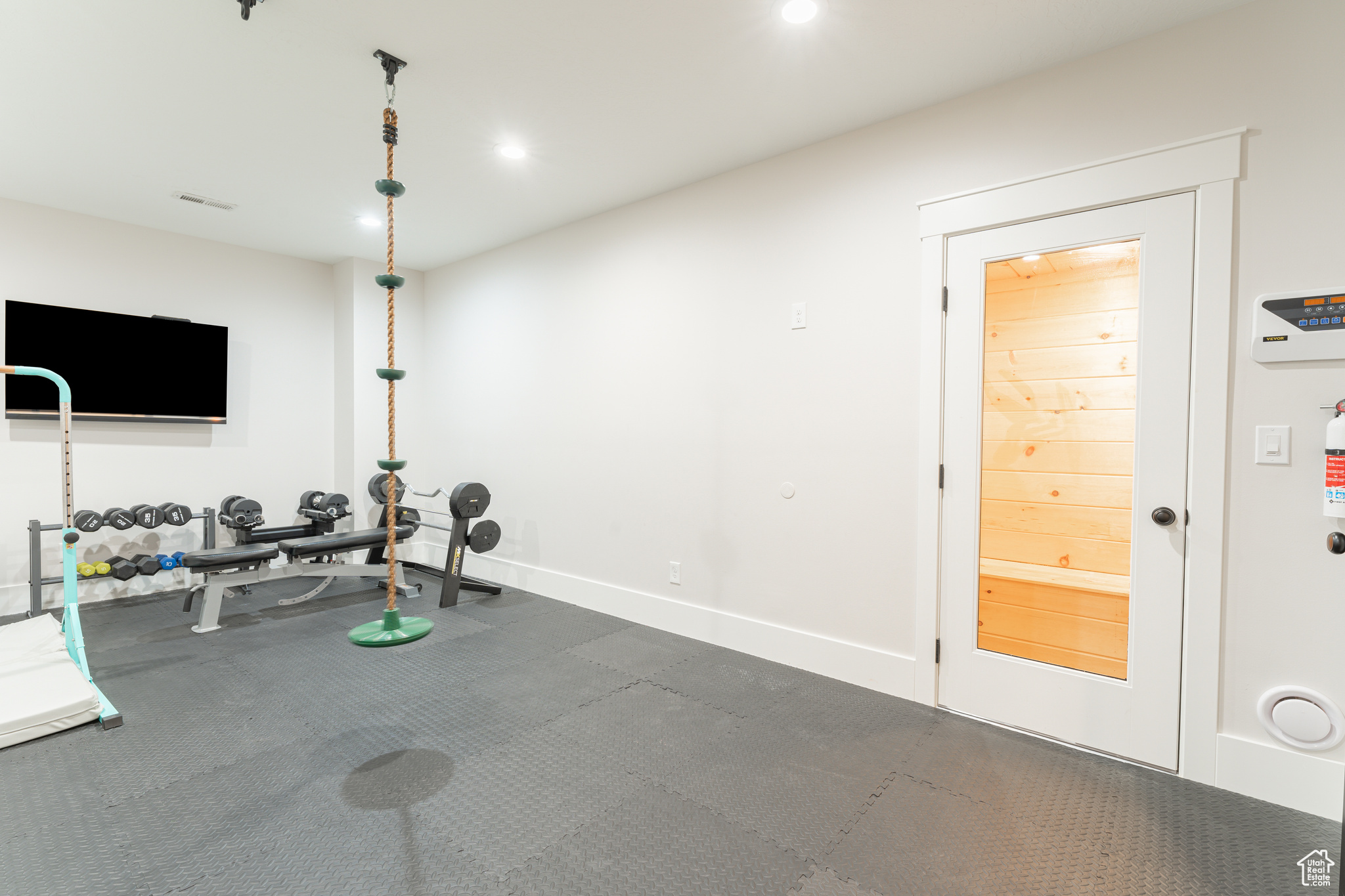 LAURELWOOD LANE - Residential