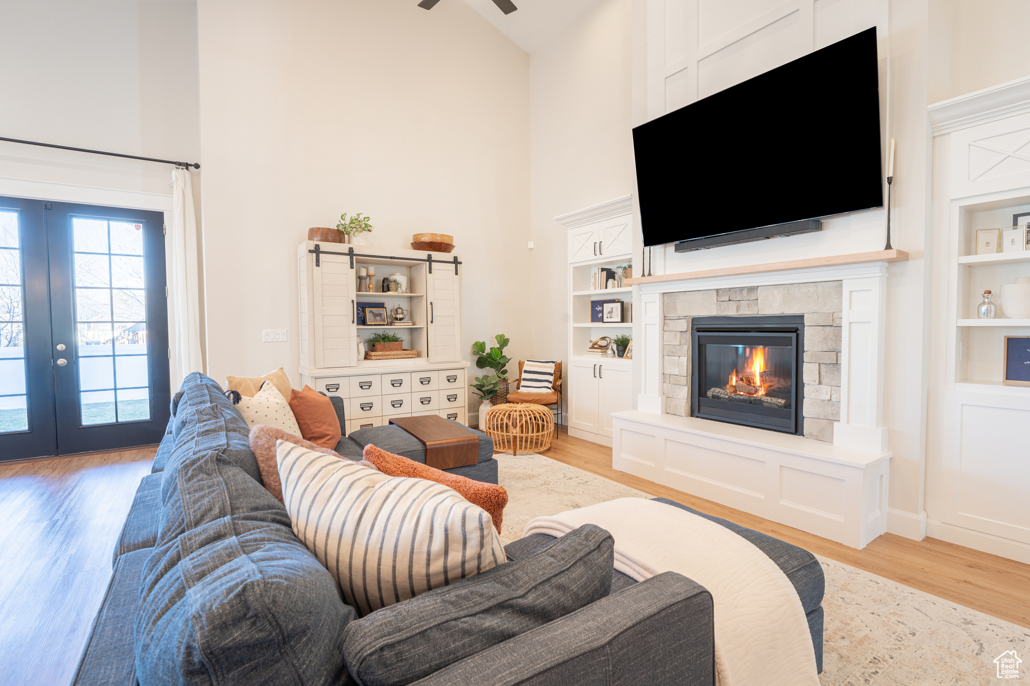 LAURELWOOD LANE - Residential