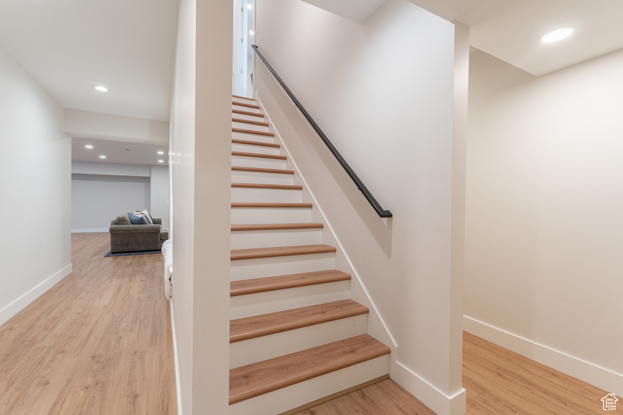 LAURELWOOD LANE - Residential