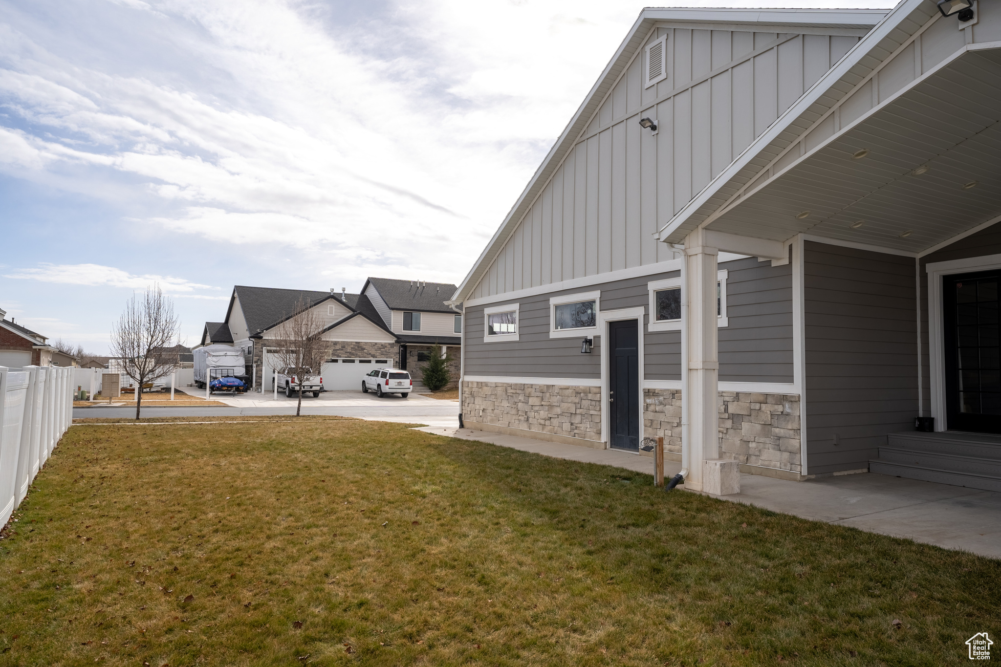 LAURELWOOD LANE - Residential