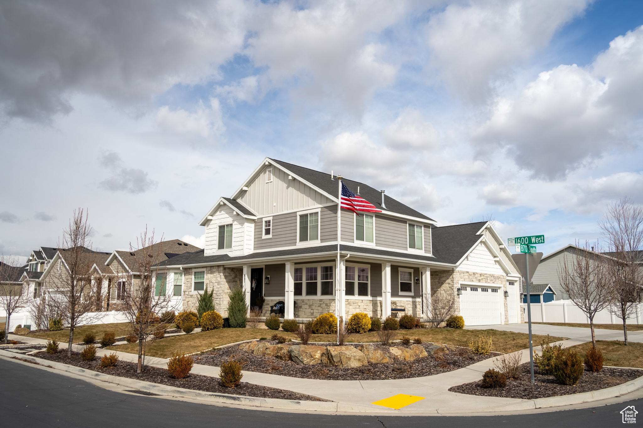 LAURELWOOD LANE - Residential