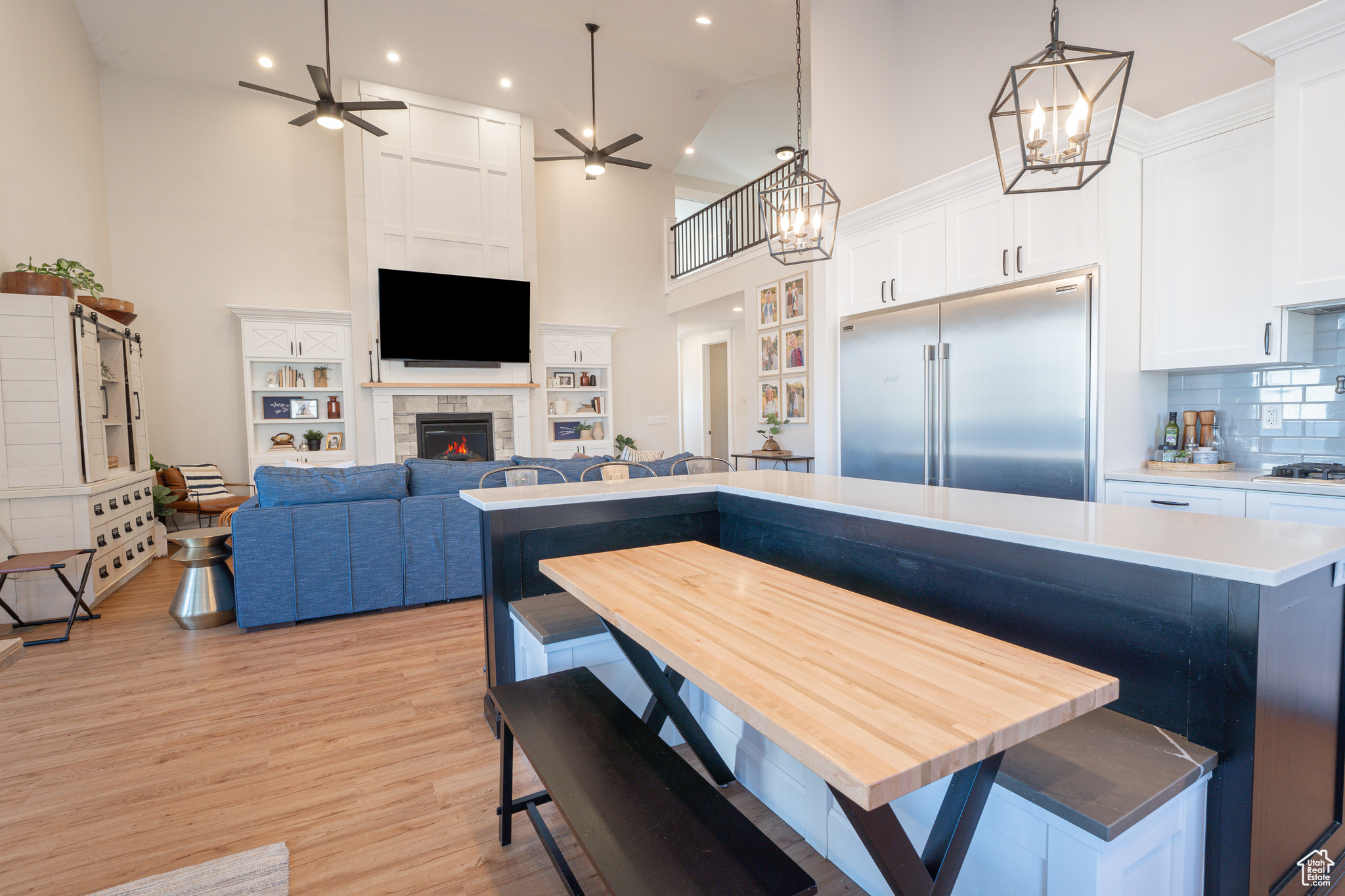 LAURELWOOD LANE - Residential