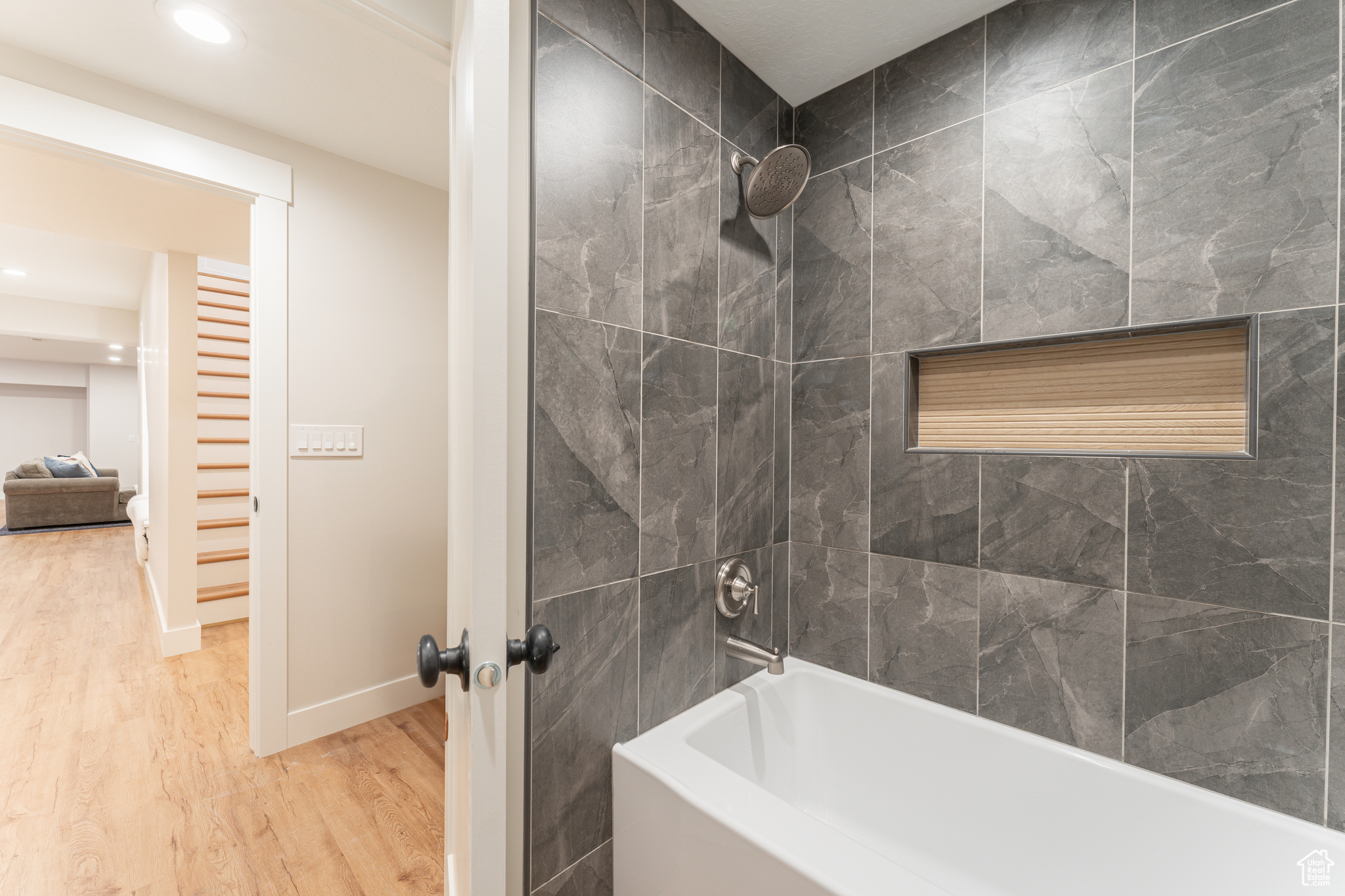 LAURELWOOD LANE - Residential