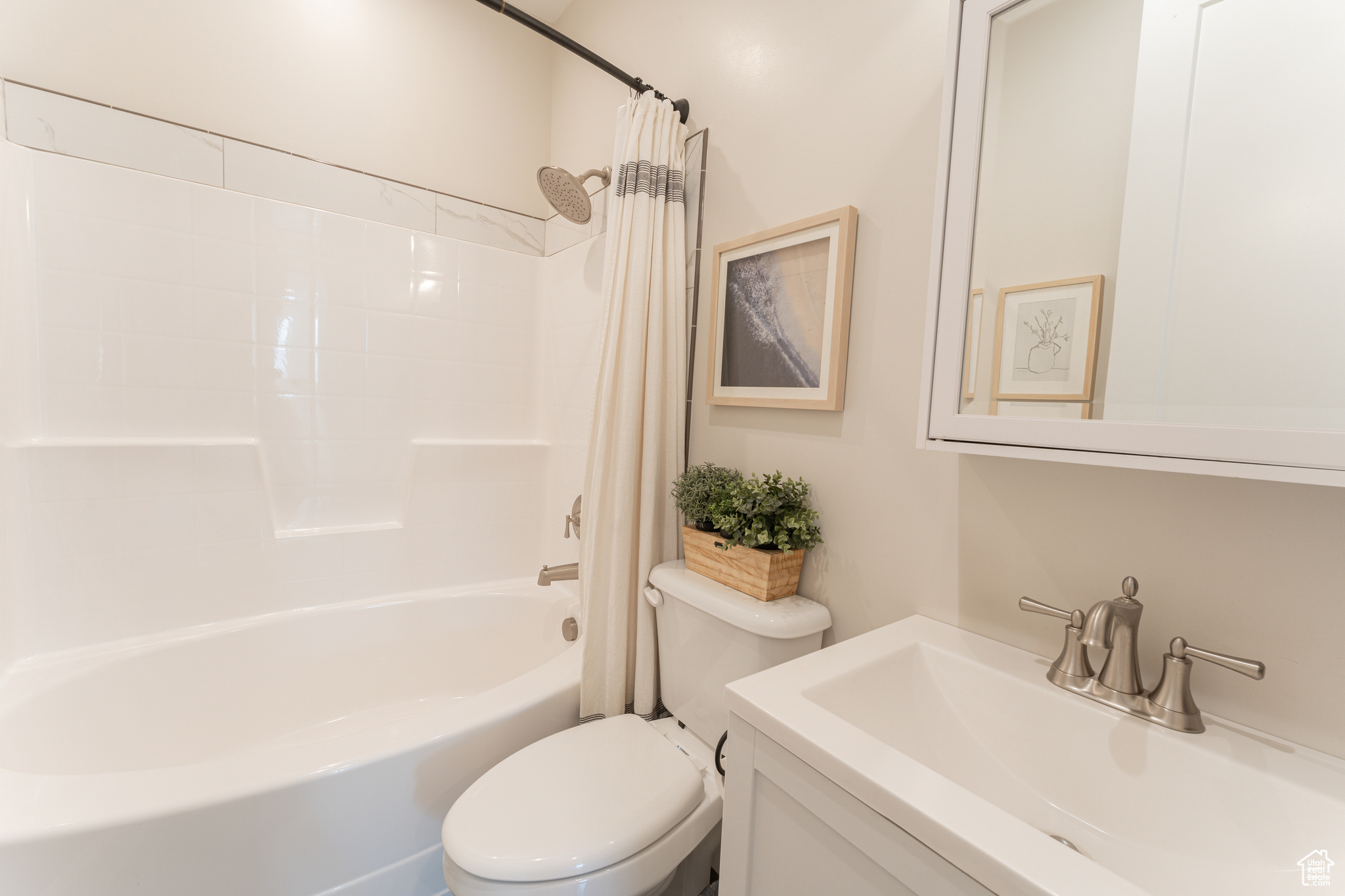 LAURELWOOD LANE - Residential