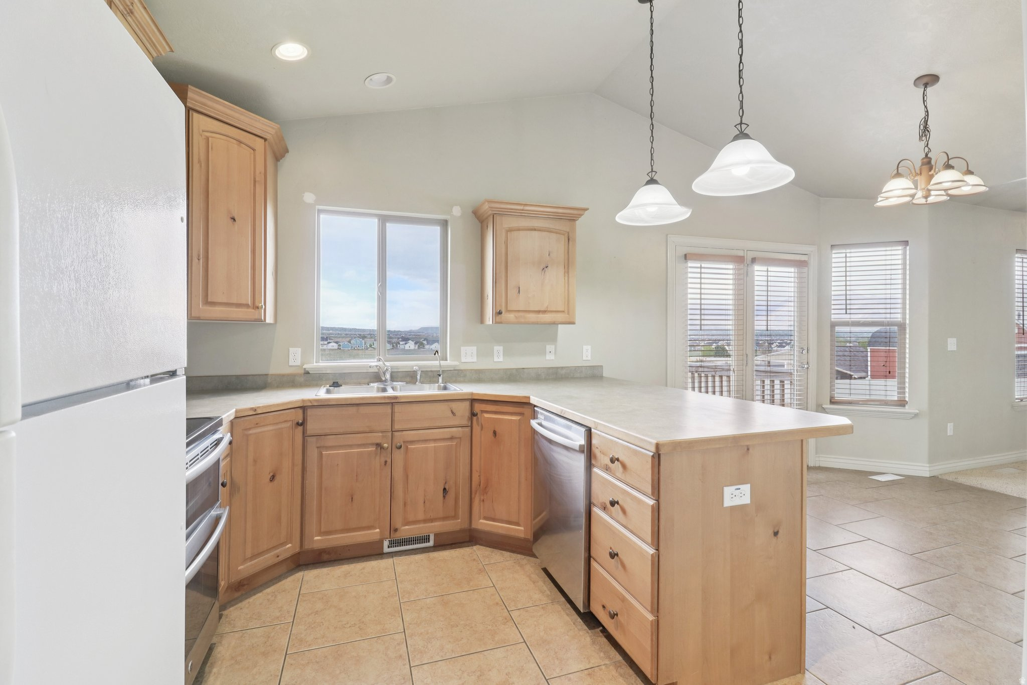 THE BENCHES - Residential