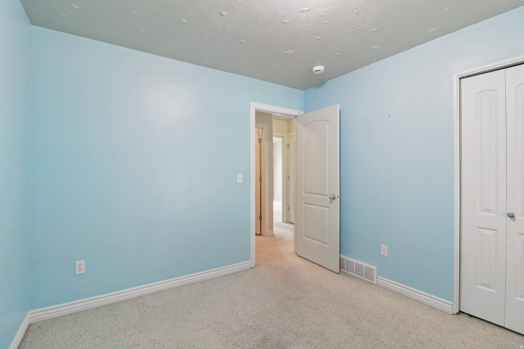 THE BENCHES - Residential