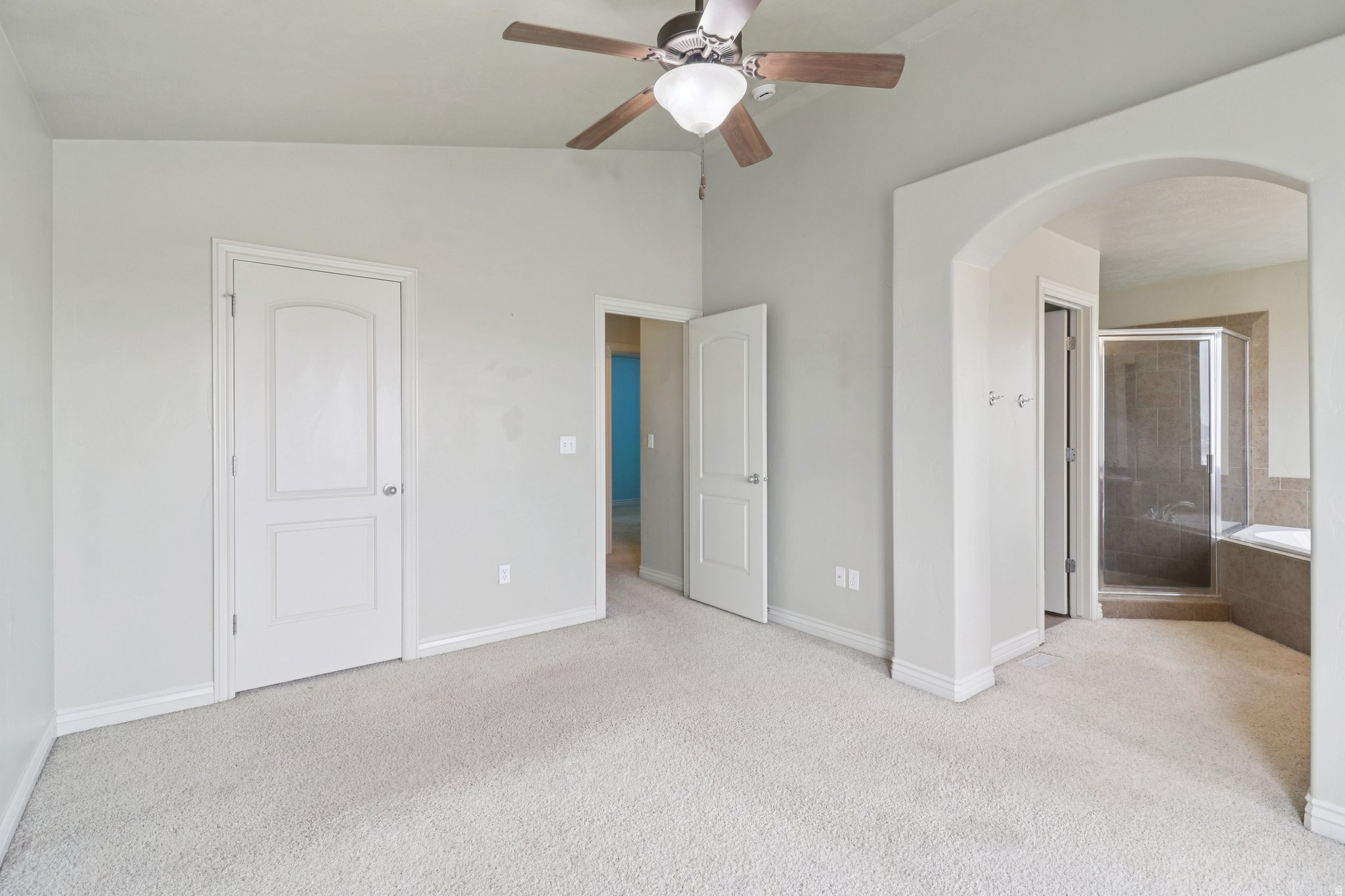 THE BENCHES - Residential