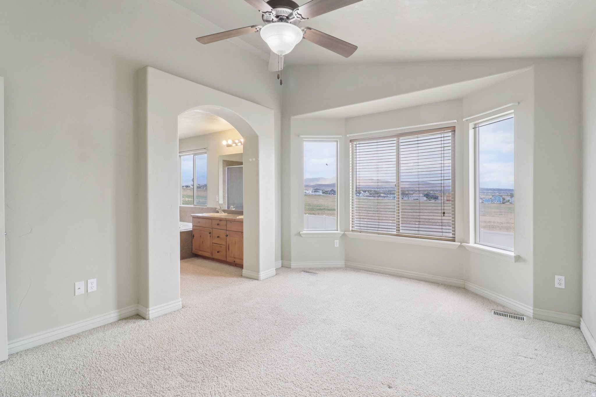 THE BENCHES - Residential