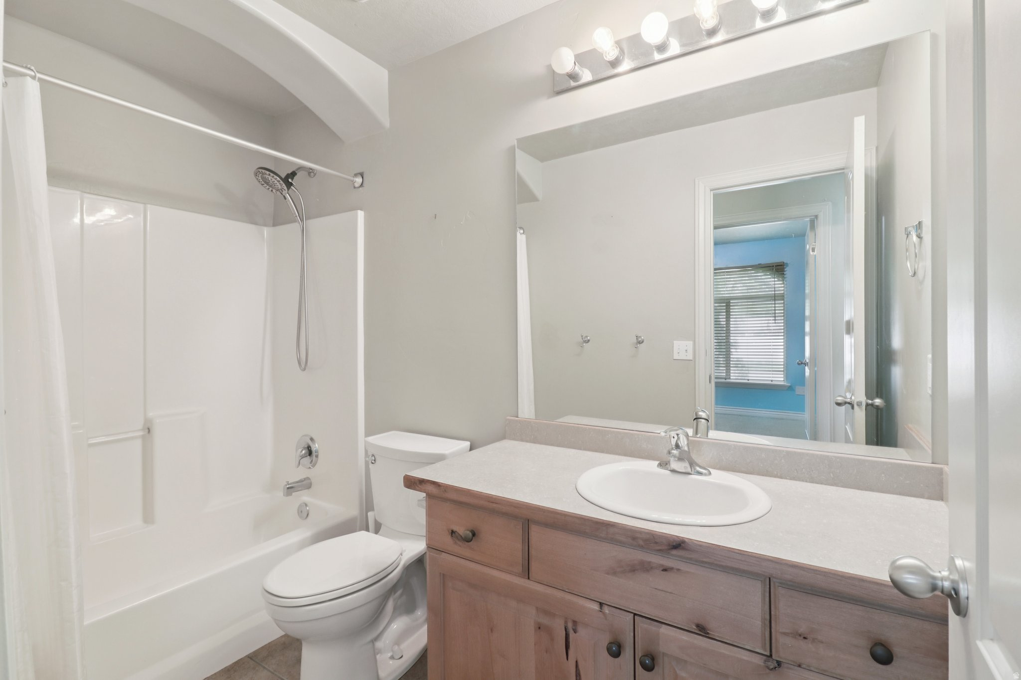 THE BENCHES - Residential