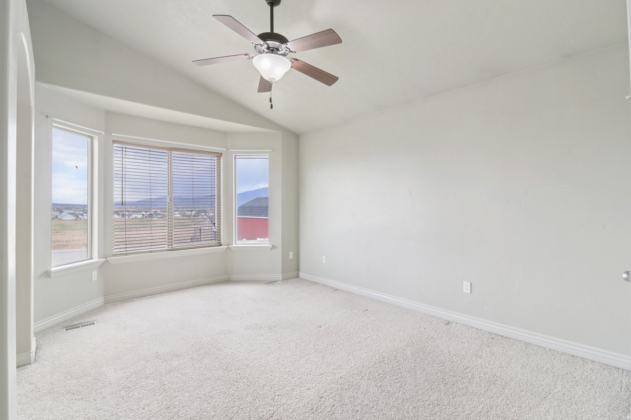 THE BENCHES - Residential